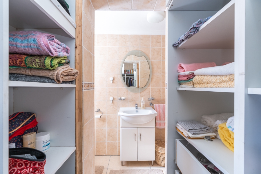 4 Bedroom Property for Sale in Thornton Western Cape